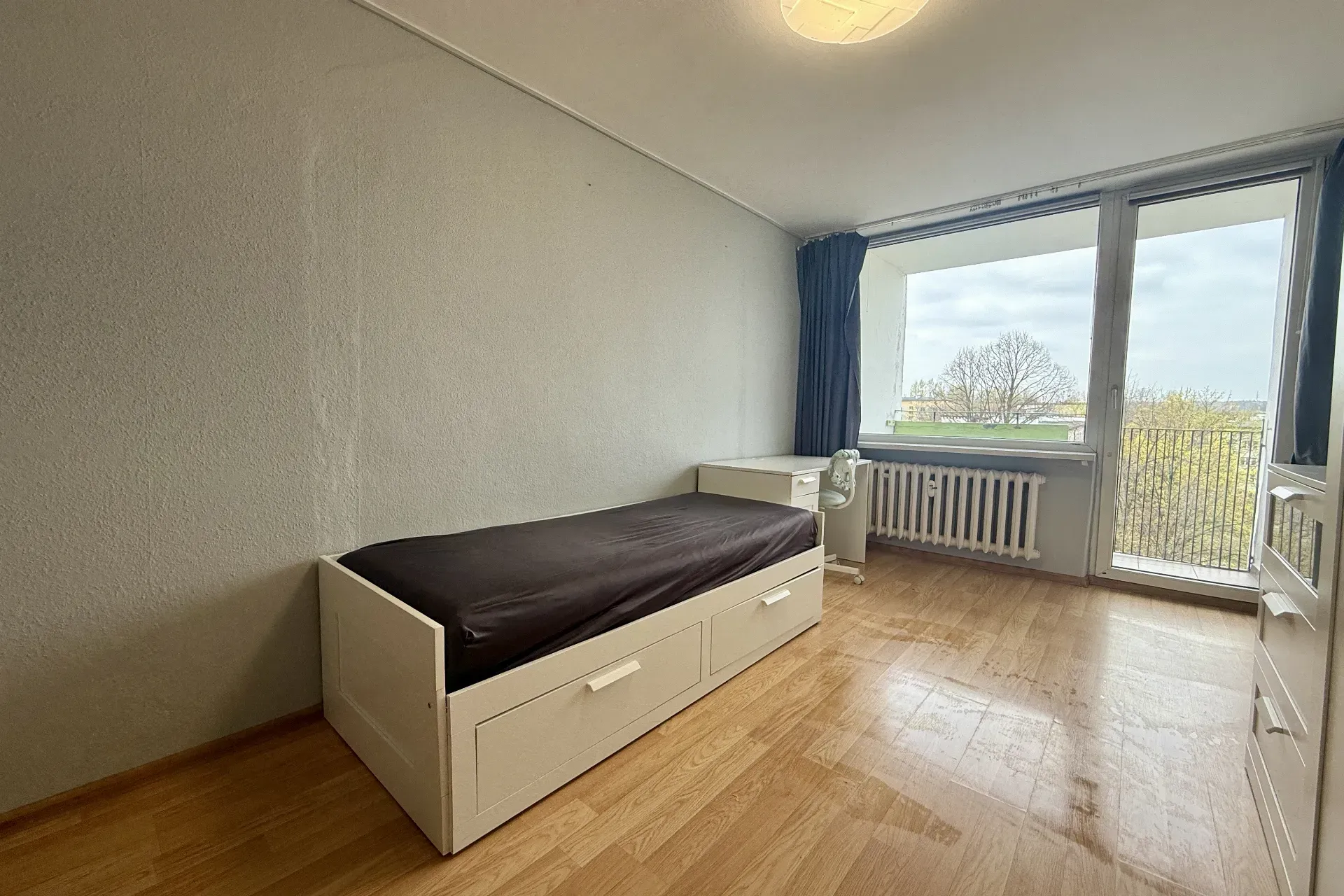 2 Pokoje Balkon CO miejskie do zamieszkania 5