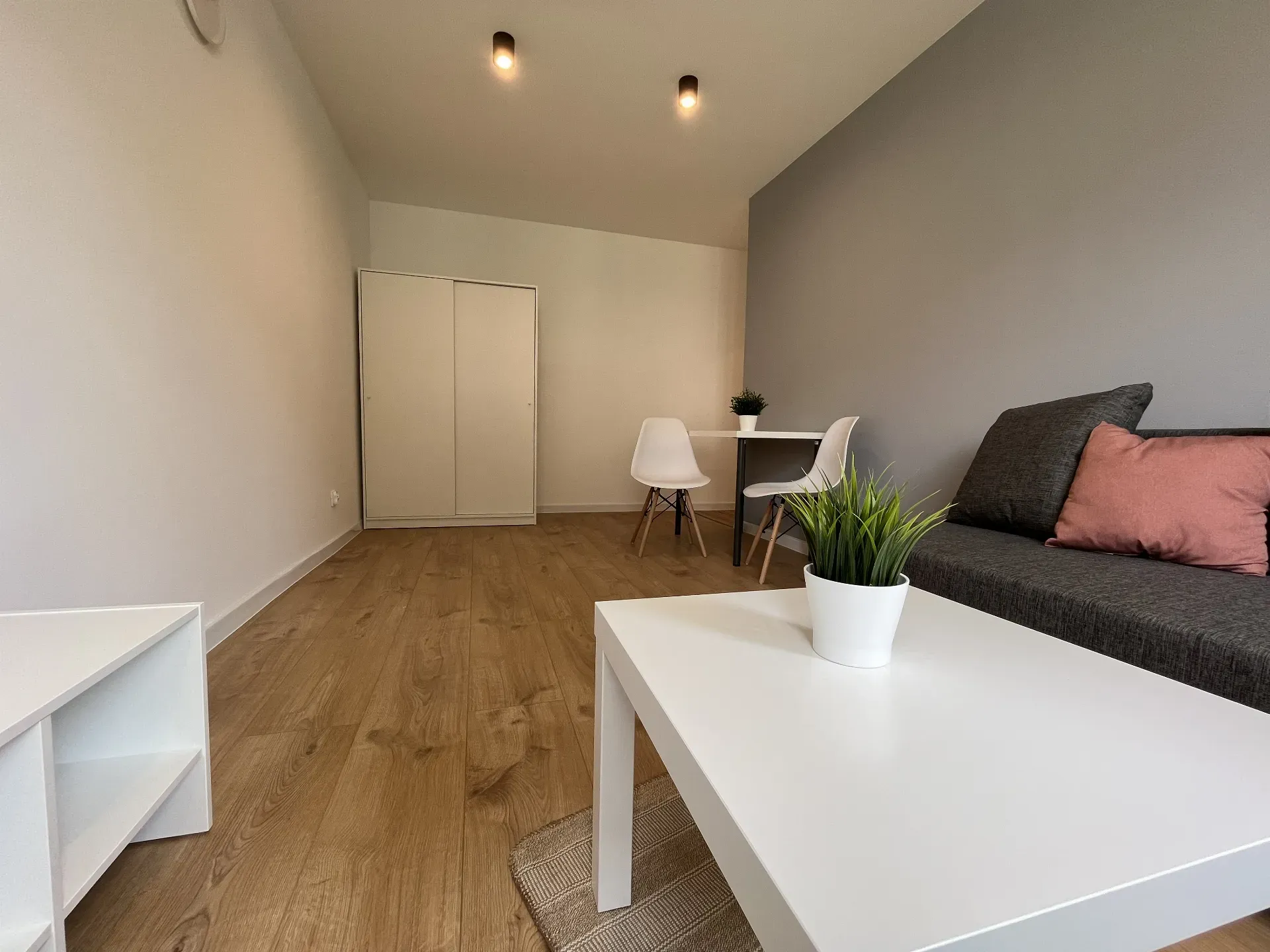 Kawalerka 28 m² Szombierki, ogrzewanie miejskie 20