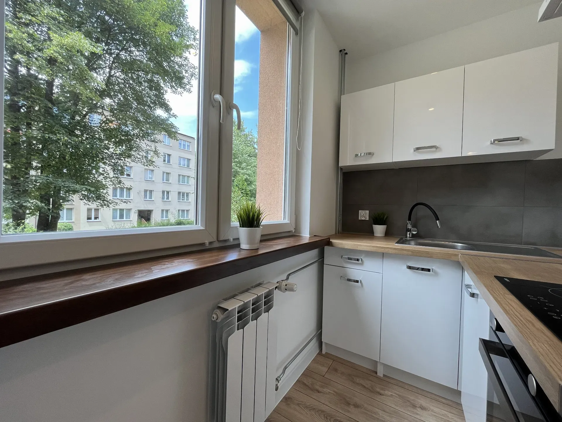 Po Remoncie Wyposażona Kawalerka Wysoki Standard 2