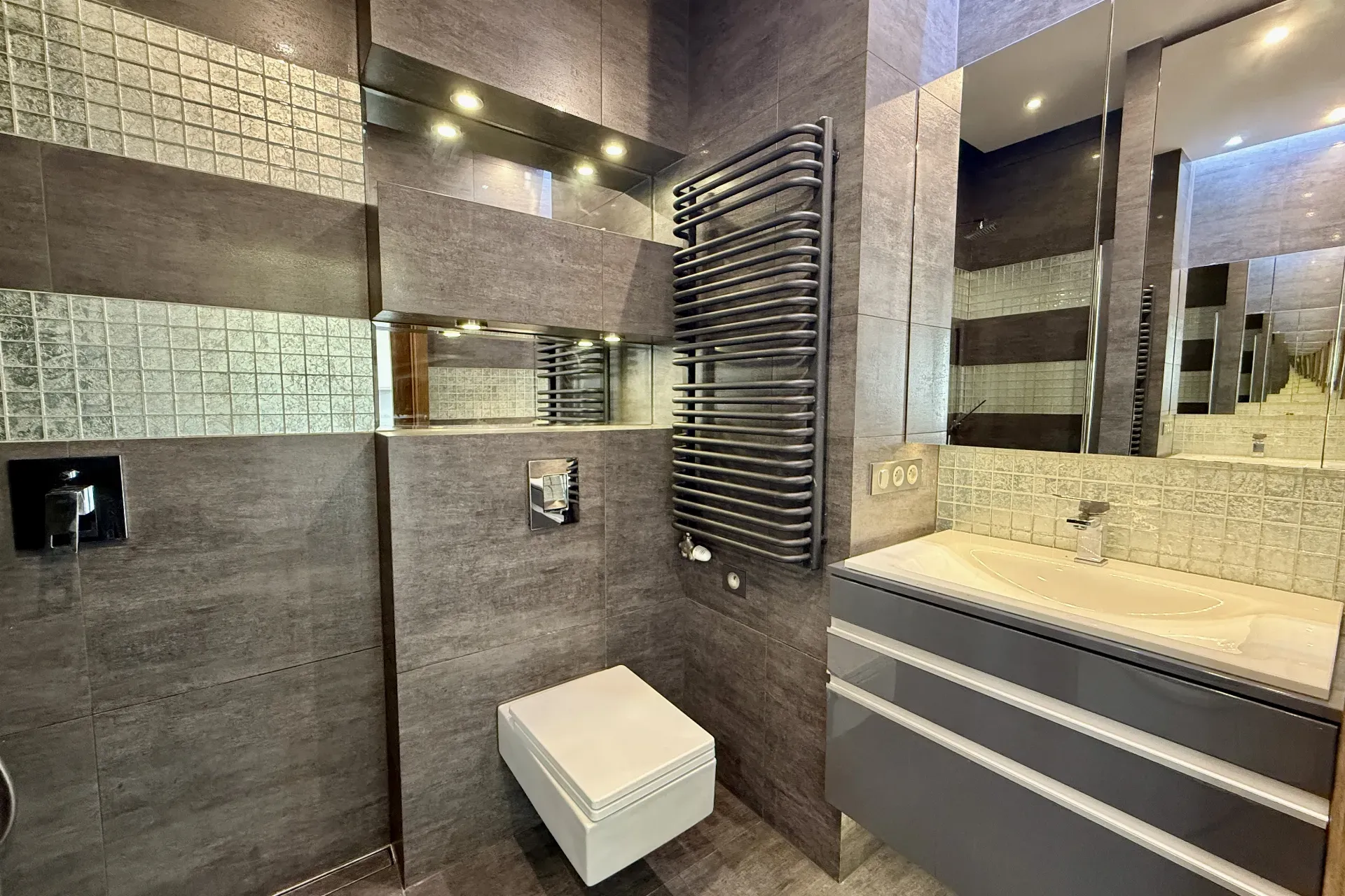 Tysiąclecia  Kawalerka  taras pełne wyposażenie 3