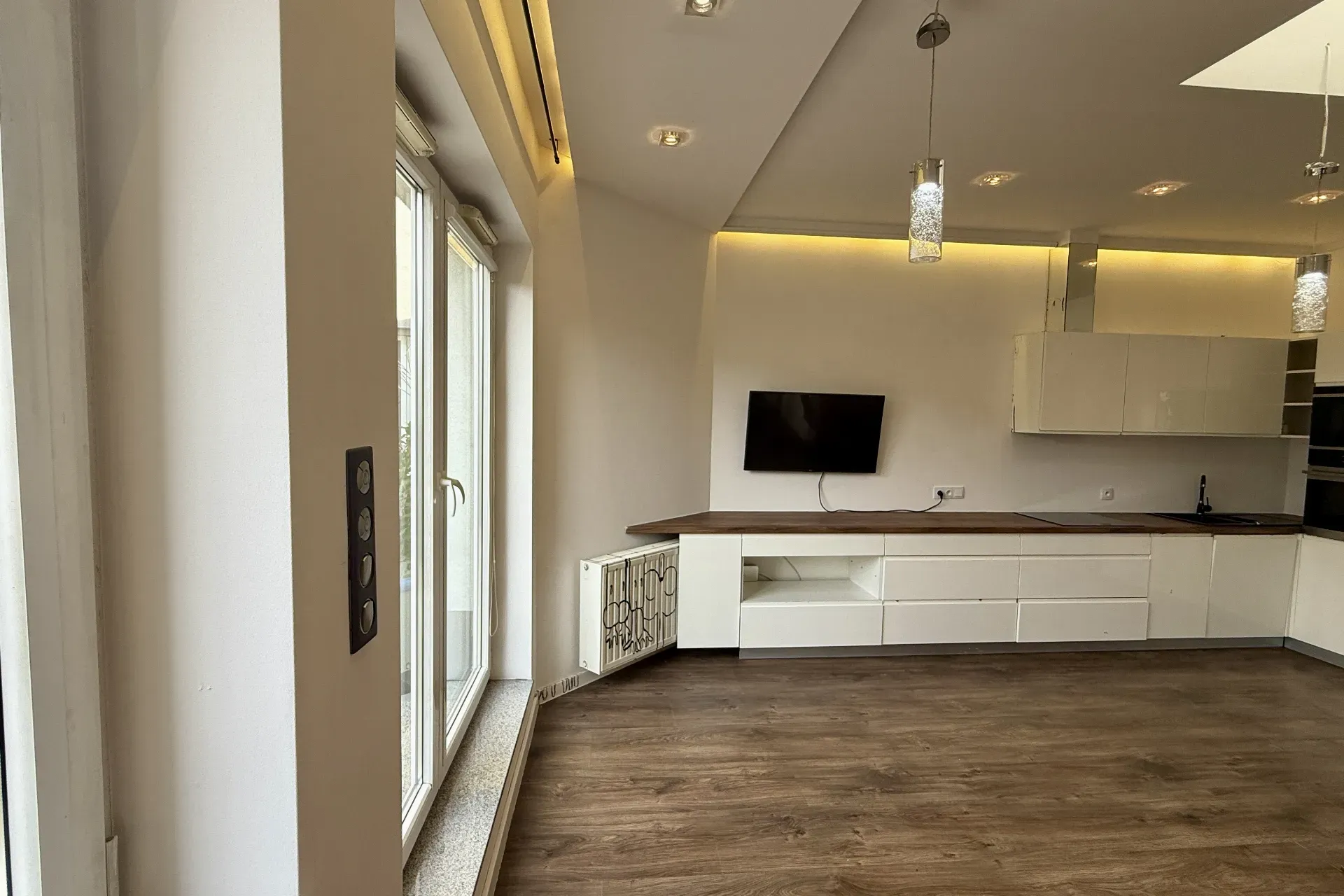 Tysiąclecia  Kawalerka  taras pełne wyposażenie 8