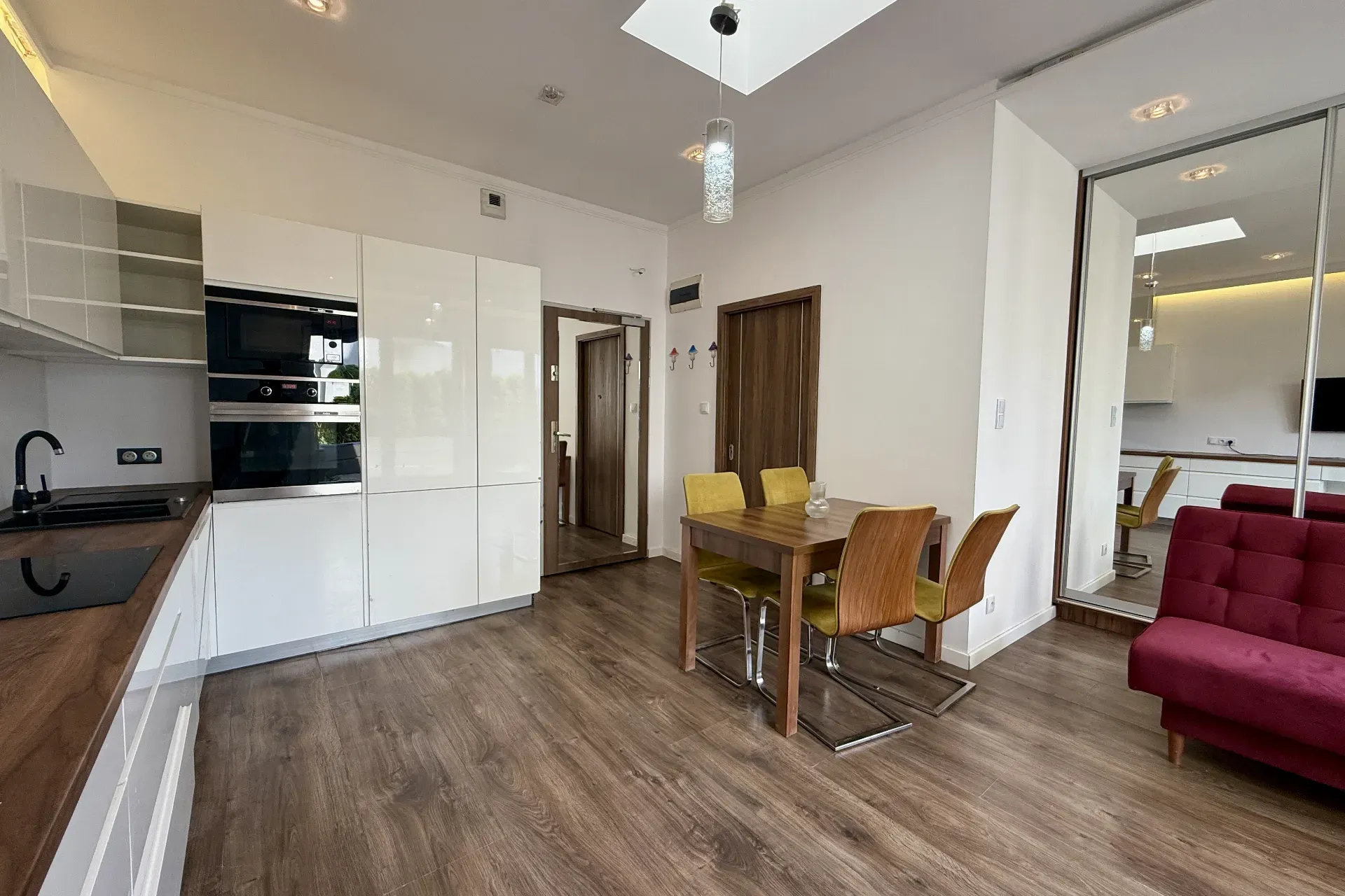 Tysiąclecia  Kawalerka  taras pełne wyposażenie 9