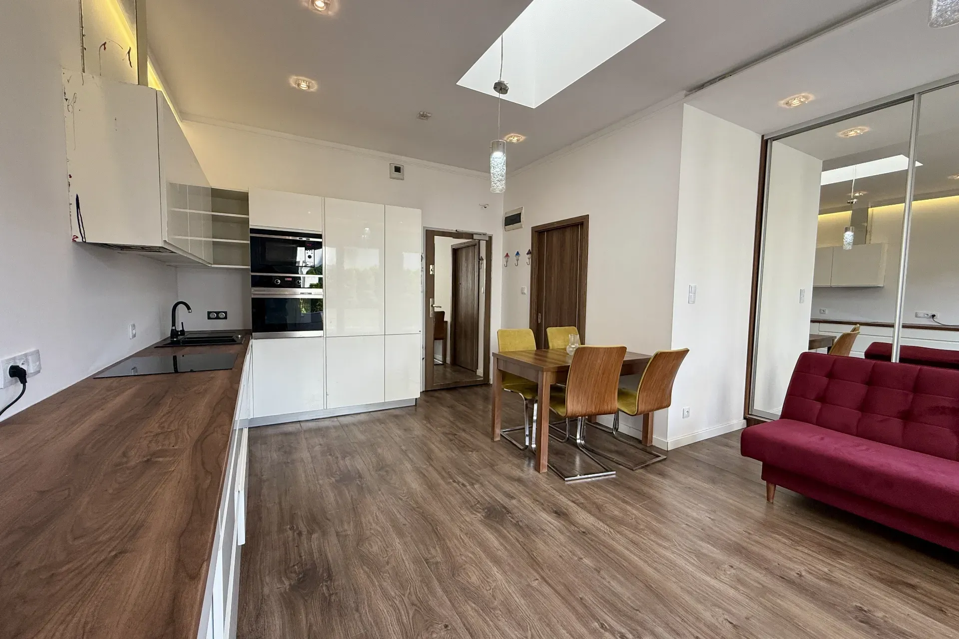 Tysiąclecia  Kawalerka  taras pełne wyposażenie 10