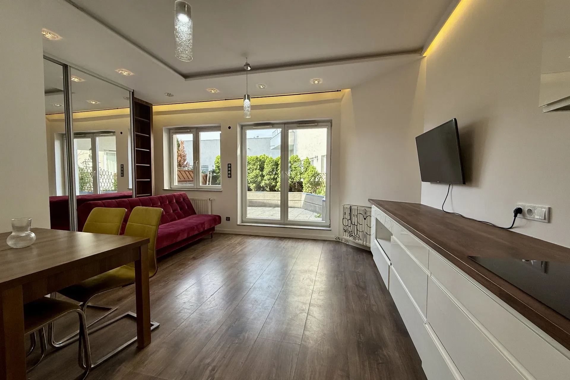 Tysiąclecia  Kawalerka  taras pełne wyposażenie 11