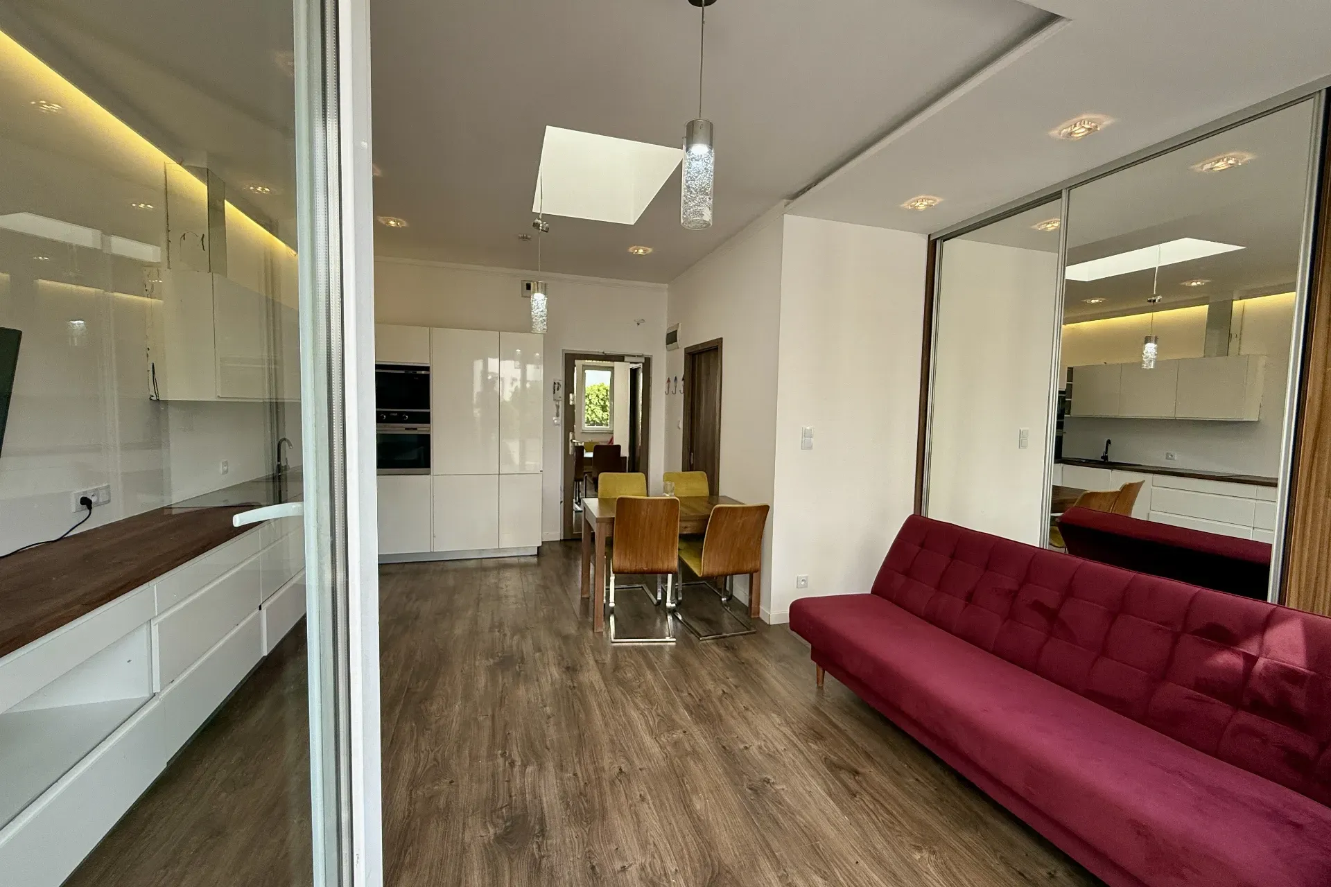 Tysiąclecia  Kawalerka  taras pełne wyposażenie 13