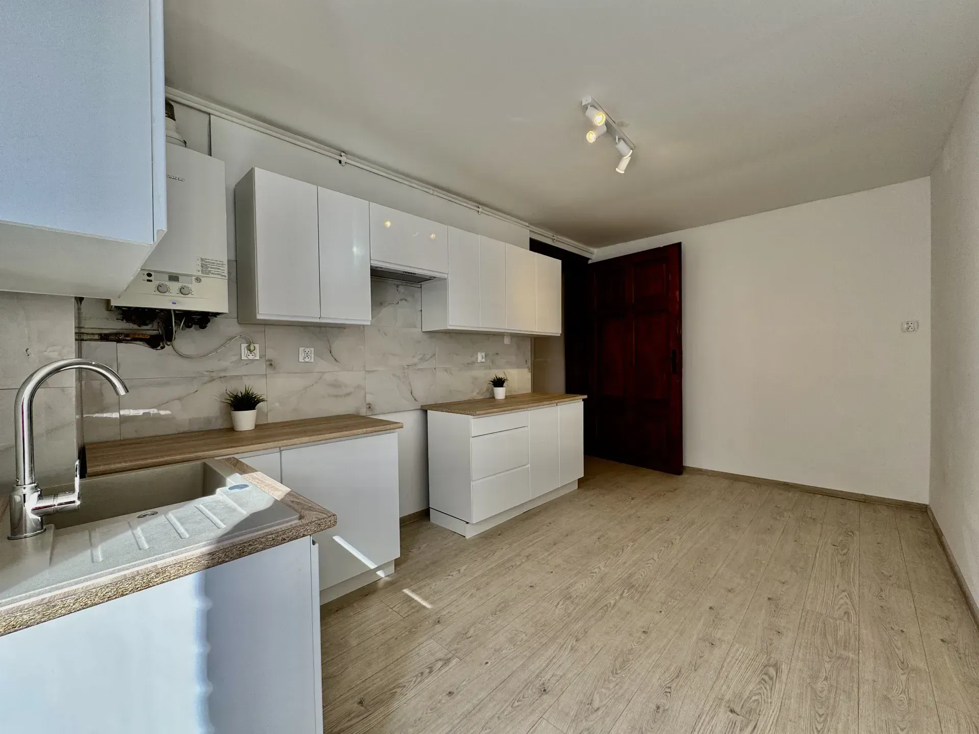 Po remoncie! Duże mieszkanie 77,86 m2 11