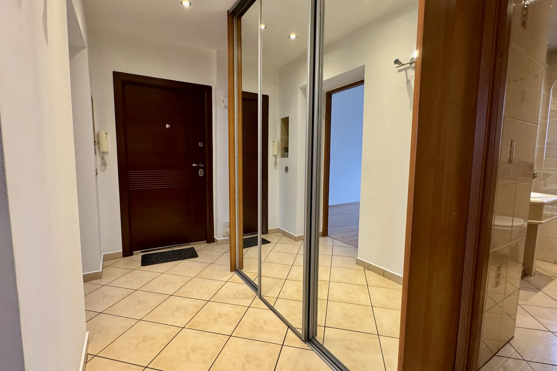 3 POKOJE Z BALKONEM | CENTRUM I ZAMKNIĘTA POSESJA 8